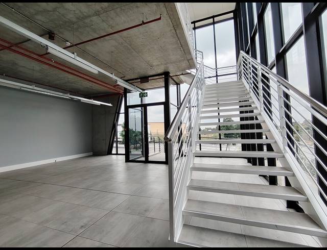 1,700M² WAREHOUSE TO LET IN AIRPORT PARK